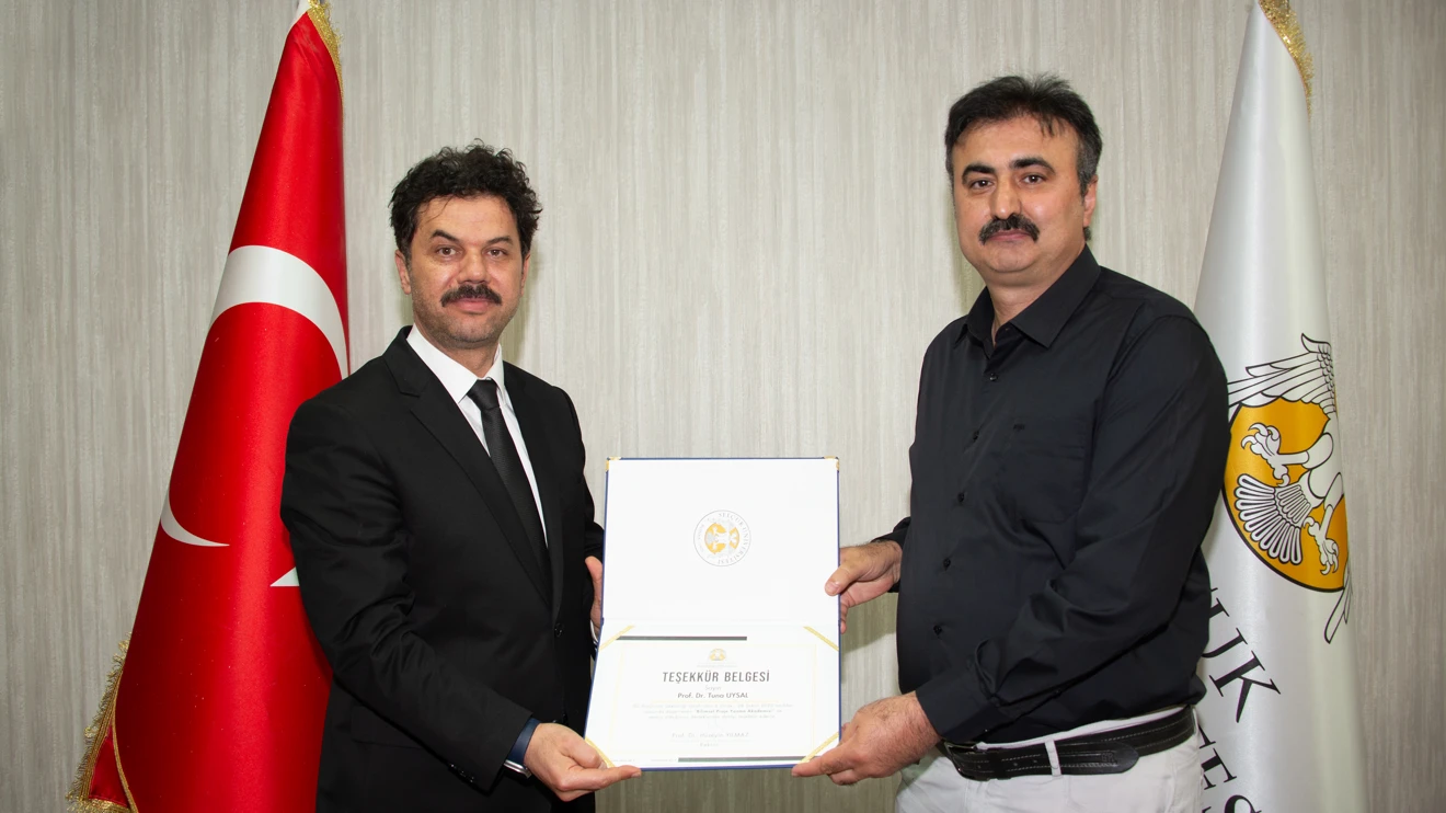 Rektör Yılmaz’dan proje eğitimlerine katkı sağlayan akademisyenlere teşekkür